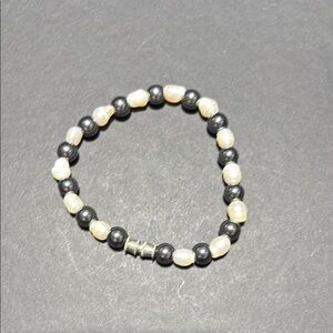 Elegant Black and Cream Beaded Bracelet